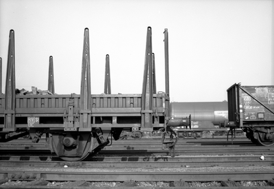 167499 Afbeelding van een rongenwagen op het emplacement van het N.S.-station Winterswijk te Winterswijk.
